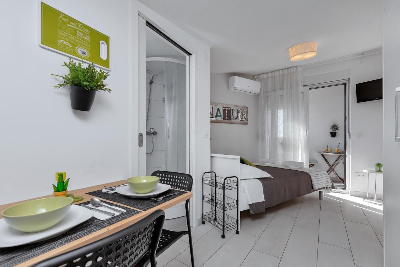 Apartments Villa Joy Podgora Buitenkant foto
